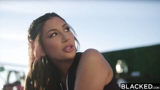 Black Gorgeous Influencer Gianna Devours His BBC At Gym