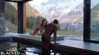 Black Stunning ski-bunny Mary hooks up with a married man