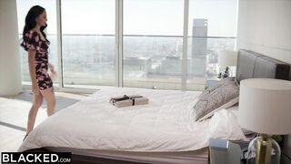 Black Gorgeous hotwife Ariana has a naughty BBC getaway