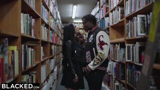 Black This BBC queen finds black nerd with huge cock !