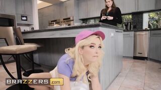 Sexy - When Manuel Can't Get His Wife To Fuck Him, He Switches His Focus To Sexy Delivery Girl Lexi Lore